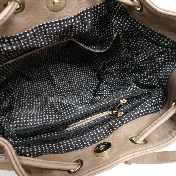 Antik Kraft Tan Boho Fringe Bucket Handbag - Picture 3 of 4